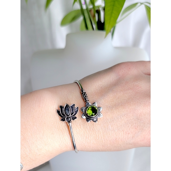 Hand Crafted Jewelry - New adjustable bangle bracelet lotus peridot